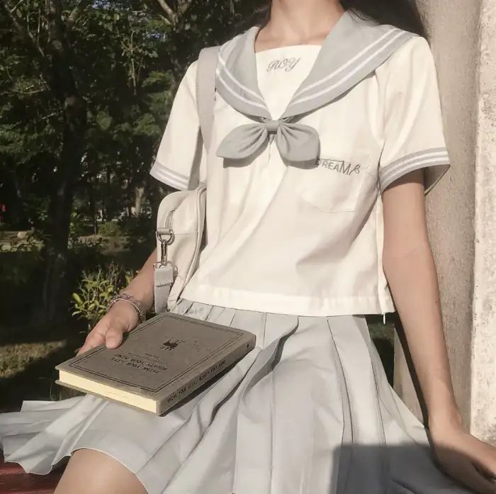 乌龙服务员 封面